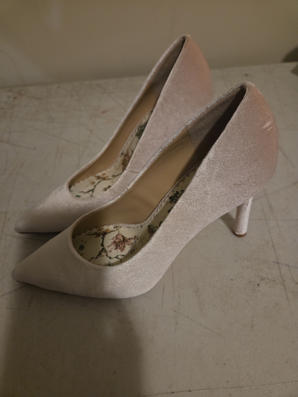 Elegant Women's Pointed-Toe Velvet Pumps in Blush Antonio MELani